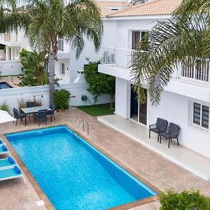 Luxvillasrentals Villa Ayia Napa